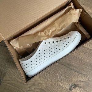 Native White Size Kids J5